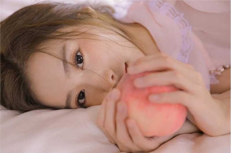 宅男梦中女神床上甜美醉人姿态性感惹火美女老师的诱惑