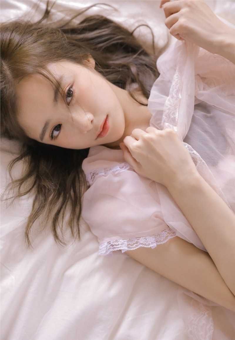 宅男梦中女神床上甜美醉人姿态性感惹火美女老师的诱惑