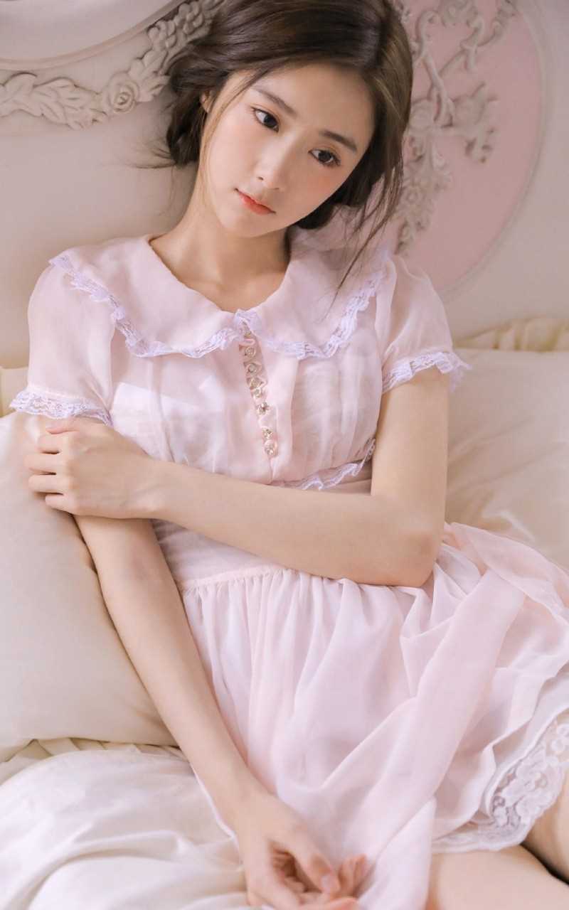 宅男梦中女神床上甜美醉人姿态性感惹火美女老师的诱惑