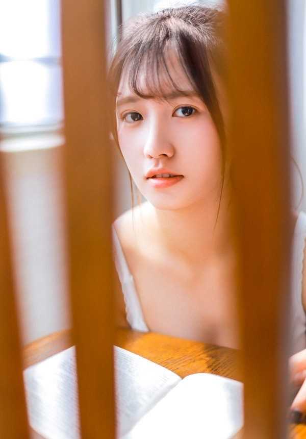 精选CG级美少女宅男女神吊带酥胸极品御姐性感香艳图册