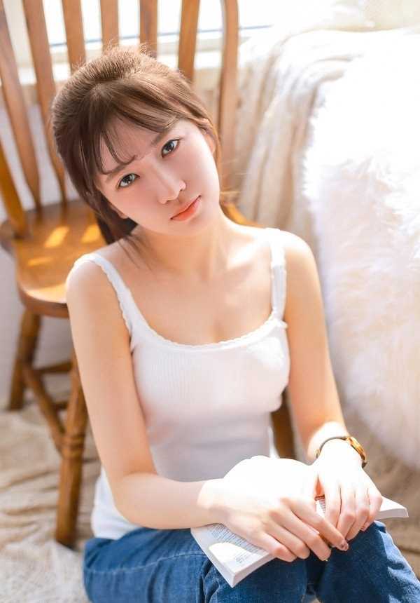 精选CG级美少女宅男女神吊带酥胸极品御姐性感香艳图册