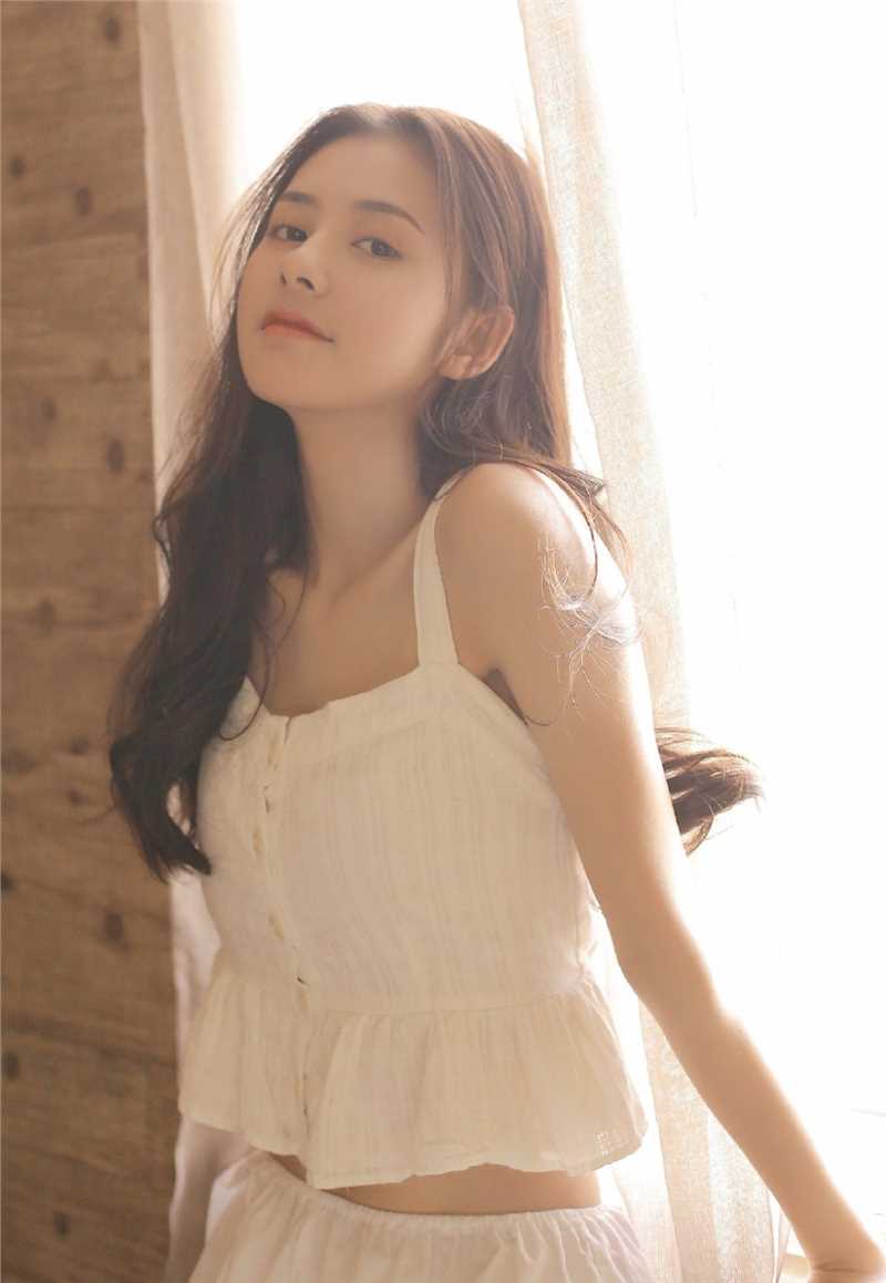 高清宅男女神白皙长腿美臂精致五官貌若天仙私房图集