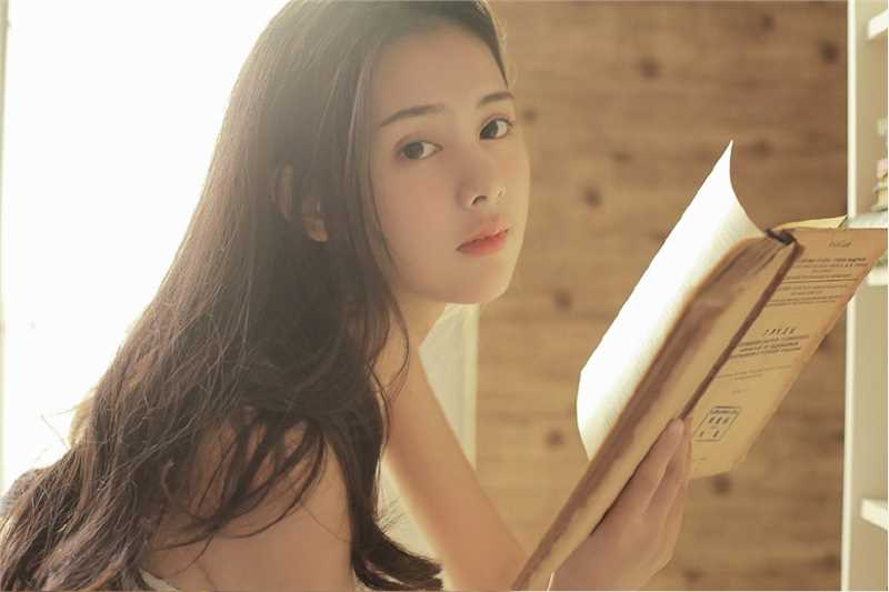 高清宅男女神白皙长腿美臂精致五官貌若天仙私房图集