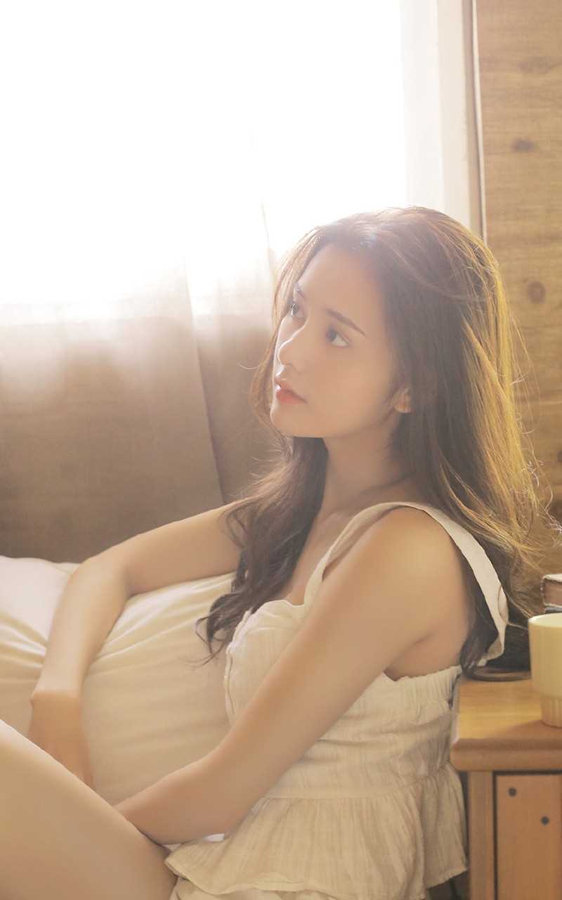 高清宅男女神白皙长腿美臂精致五官貌若天仙私房图集