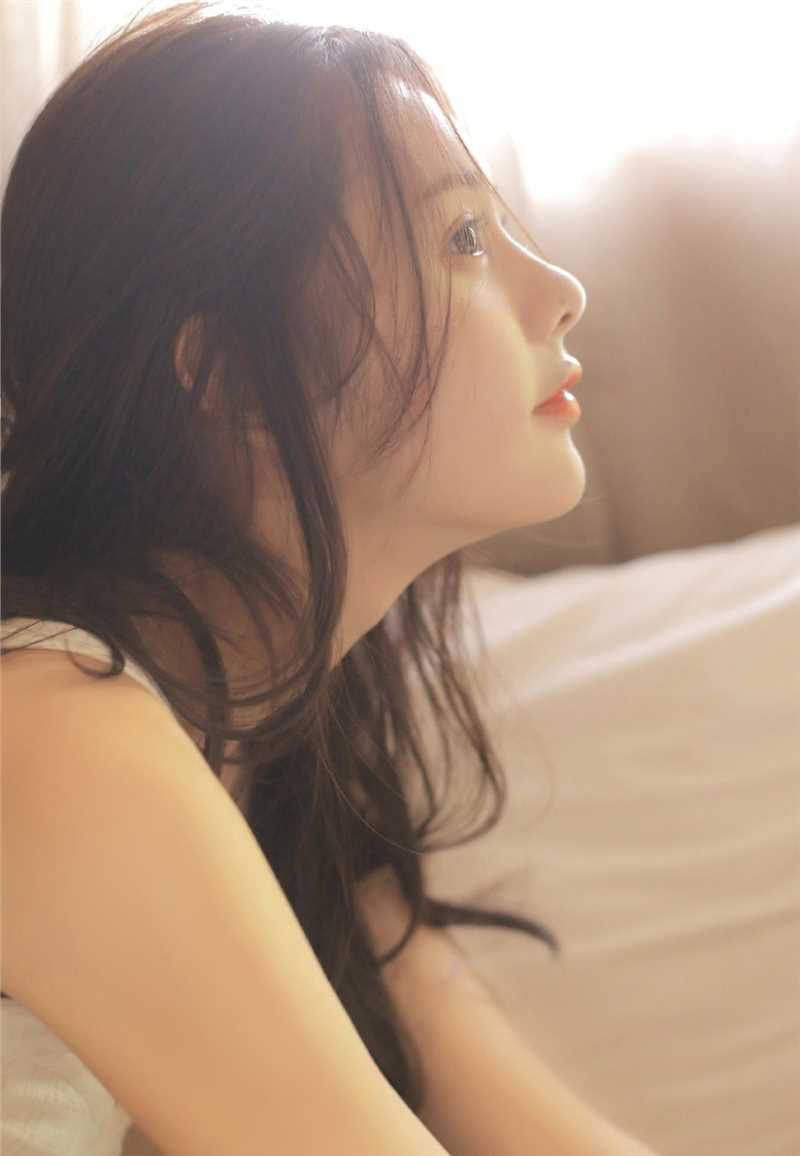 高清宅男女神白皙长腿美臂精致五官貌若天仙私房图集