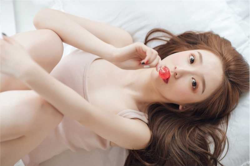 特别专辑吊带背心美女嫩模酥胸漂亮宅男女神性感长腿图片