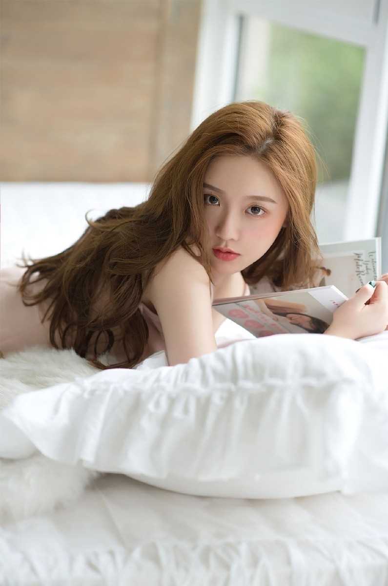 特别专辑吊带背心美女嫩模酥胸漂亮宅男女神性感长腿图片