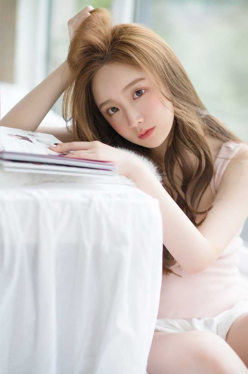 特别专辑吊带背心美女嫩模酥胸漂亮宅男女神性感长腿图片