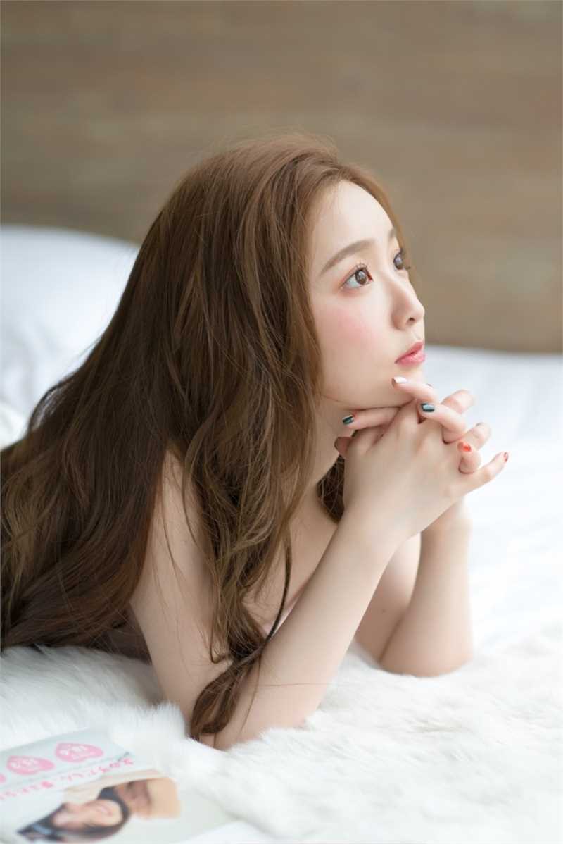 特别专辑吊带背心美女嫩模酥胸漂亮宅男女神性感长腿图片