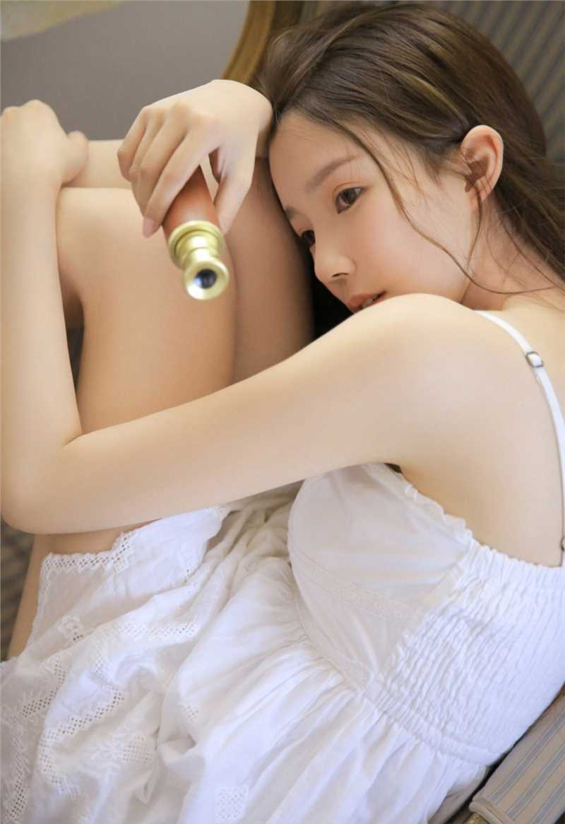 精选宅男女神裹胸吊带长裙性感裸模图册