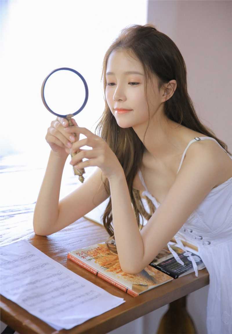 精选宅男女神裹胸吊带长裙性感裸模图册