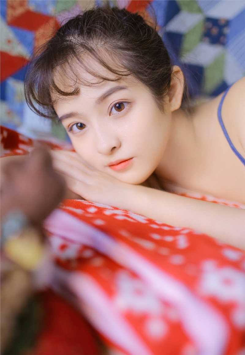 最新宅男女神花环唯美梦幻冷艳迷人壁纸