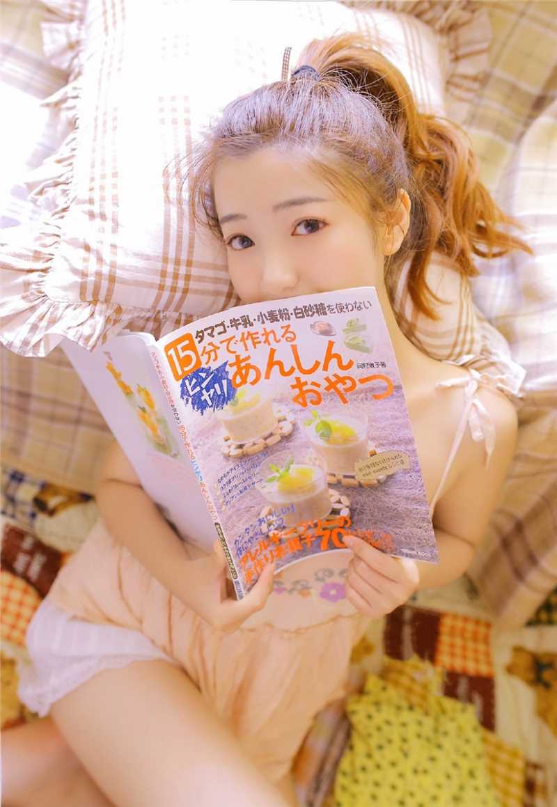 最新宅男女神花环唯美梦幻冷艳迷人壁纸