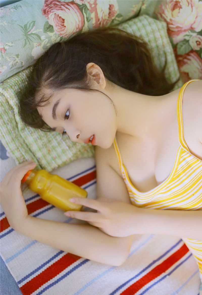 最新宅男女神花环唯美梦幻冷艳迷人壁纸