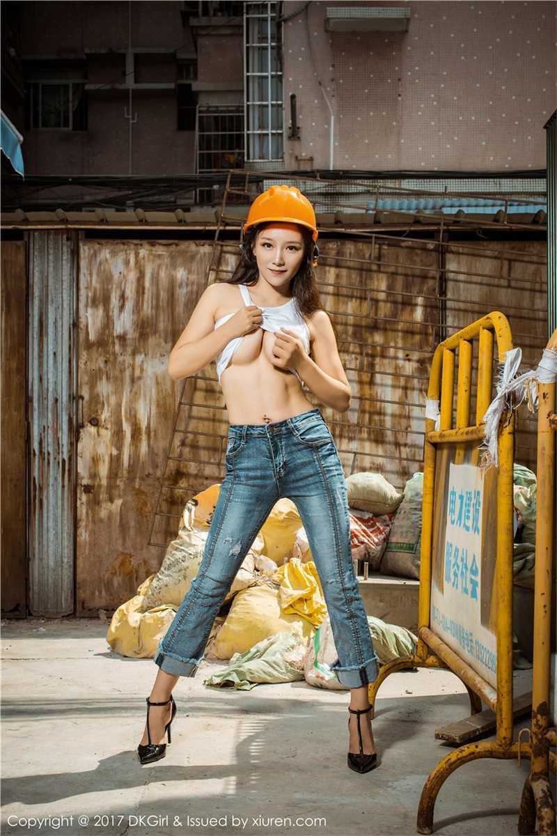 高清宅男女神媛美人牛仔裤露腹肌美腰长腿性感姿色迷人图集