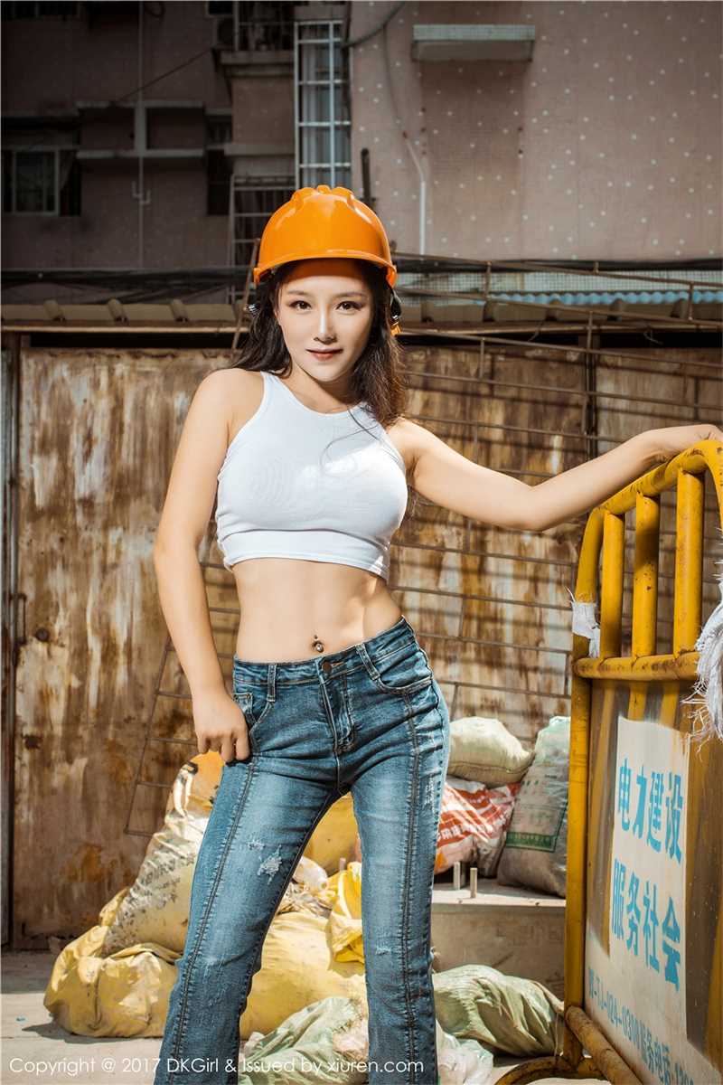 高清宅男女神媛美人牛仔裤露腹肌美腰长腿性感姿色迷人图集