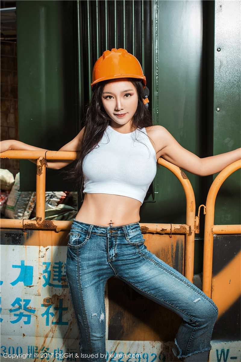 高清宅男女神媛美人牛仔裤露腹肌美腰长腿性感姿色迷人图集