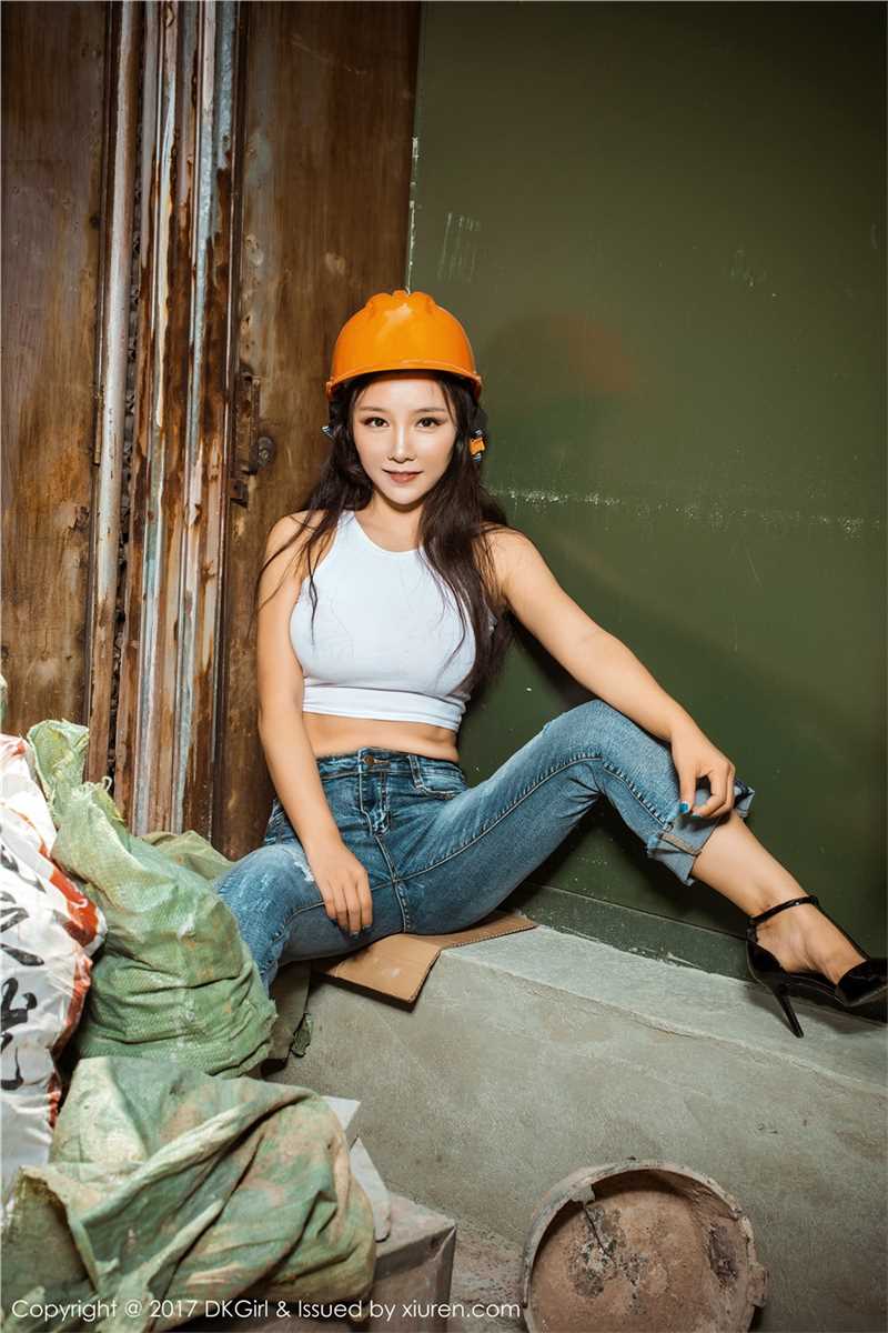 高清宅男女神媛美人牛仔裤露腹肌美腰长腿性感姿色迷人图集