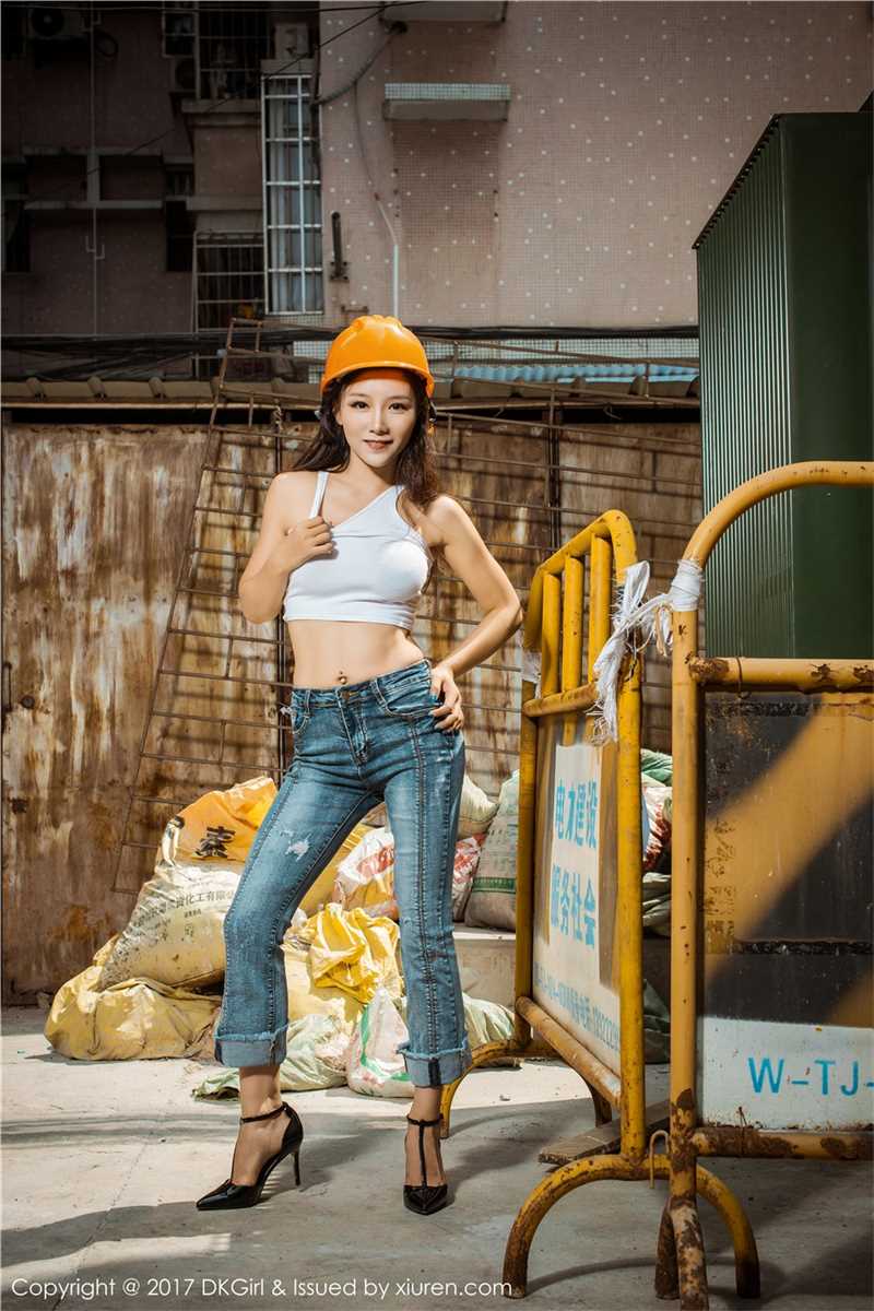 高清宅男女神媛美人牛仔裤露腹肌美腰长腿性感姿色迷人图集