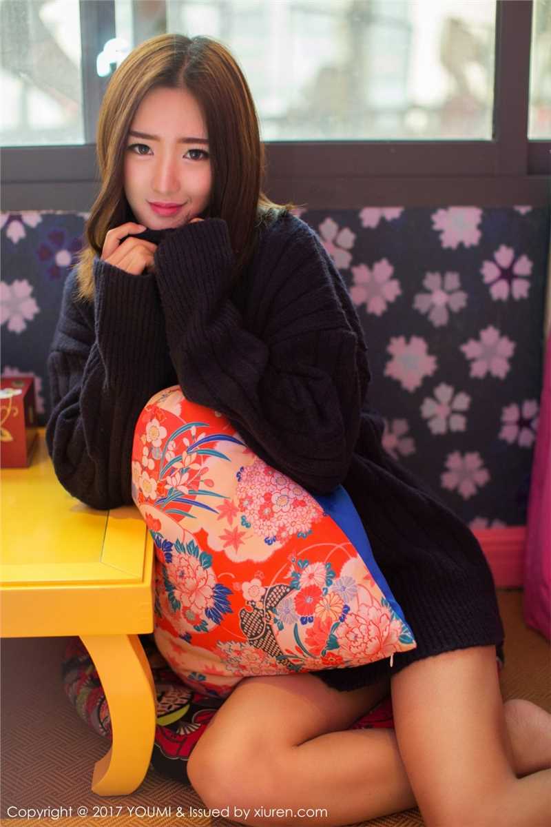 精选宅男女神周琰琳私房内衣秀丰满身材图册