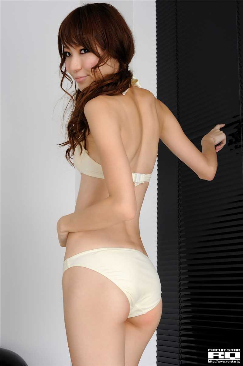 最全日本长腿妹子小越しほみ沙发上挑逗宅男壁纸