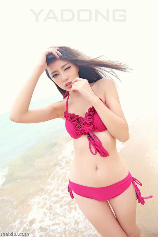 精选宅男女神杨雅熙倪慕斯可爱比基尼外拍图册