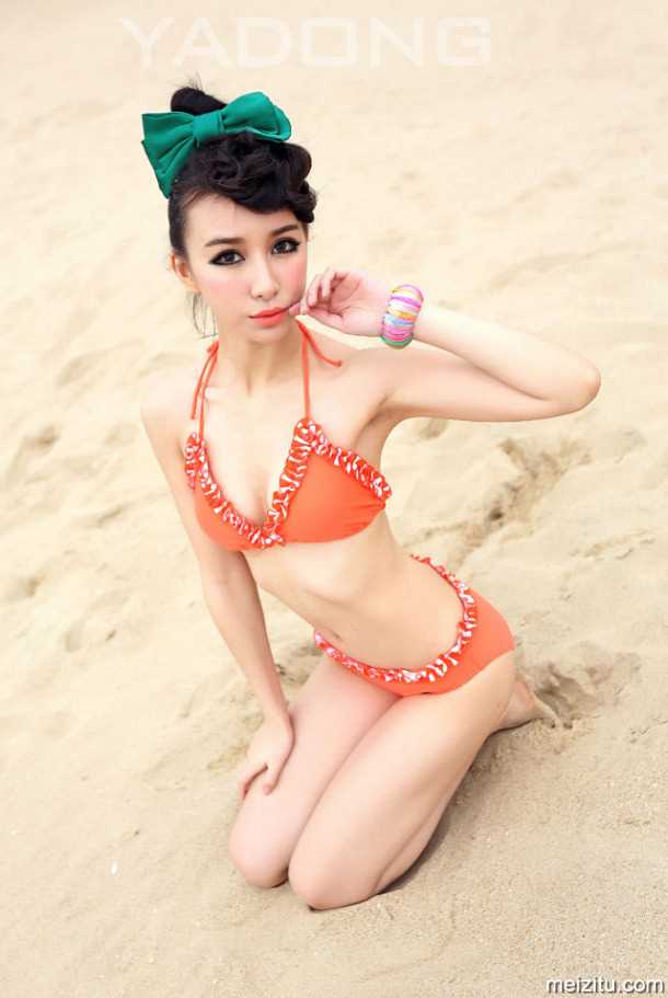 精选宅男女神杨雅熙倪慕斯可爱比基尼外拍图册