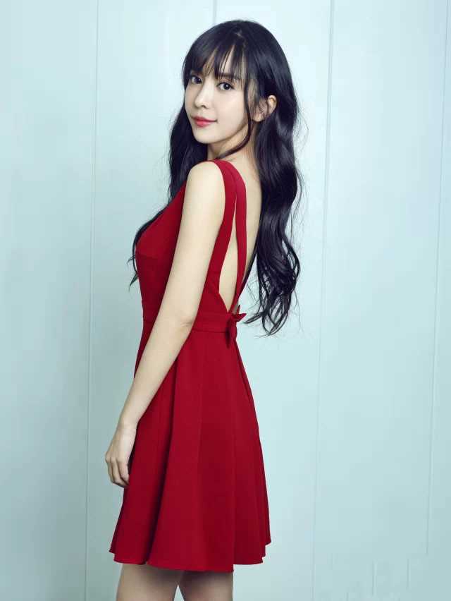 最全宅男女神马樱侨红裙秀美背壁纸