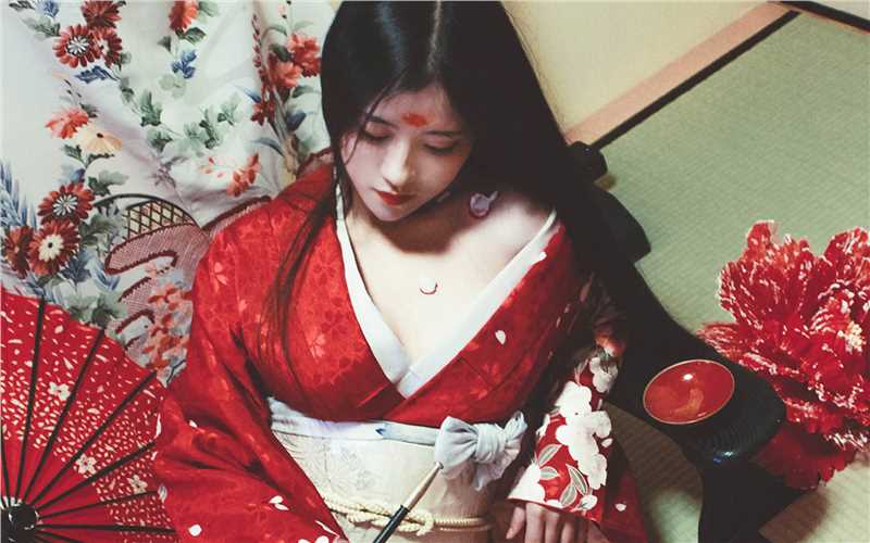 精选妖艳红唇古装美女壁纸欣赏图册