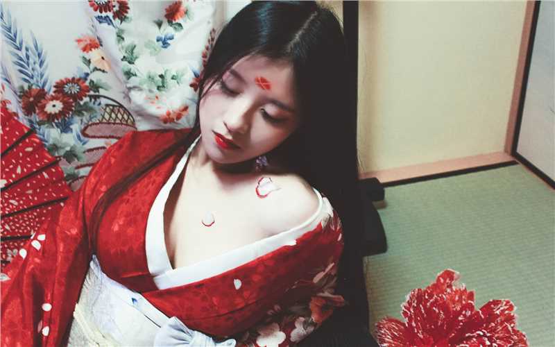 精选妖艳红唇古装美女壁纸欣赏图册