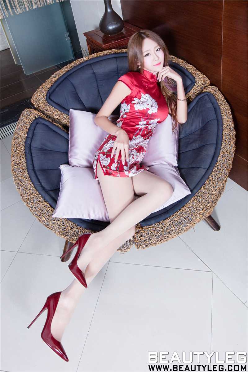 高清Beautyleg腿模Winnie沙发旗袍袜子诱惑图集
