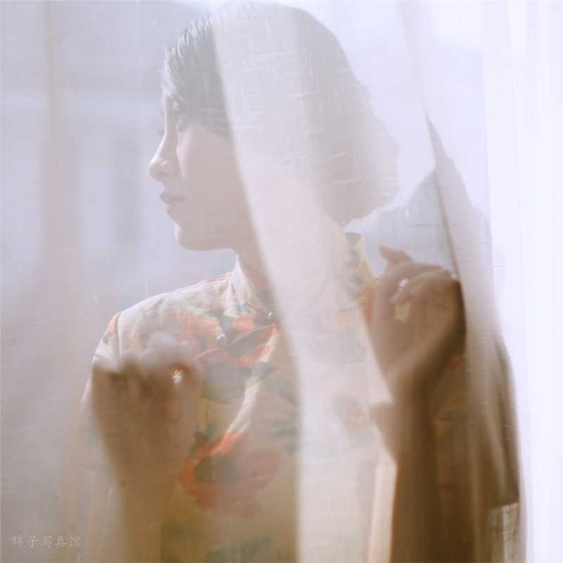 高清复古旗袍美女户外高清图集