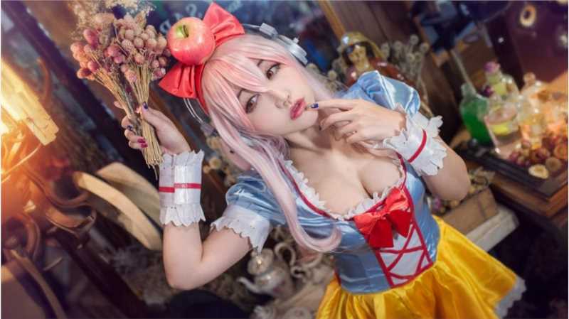 最新漂亮cosplay美女小姐姐漫展露大山峰性感人体艺术壁纸