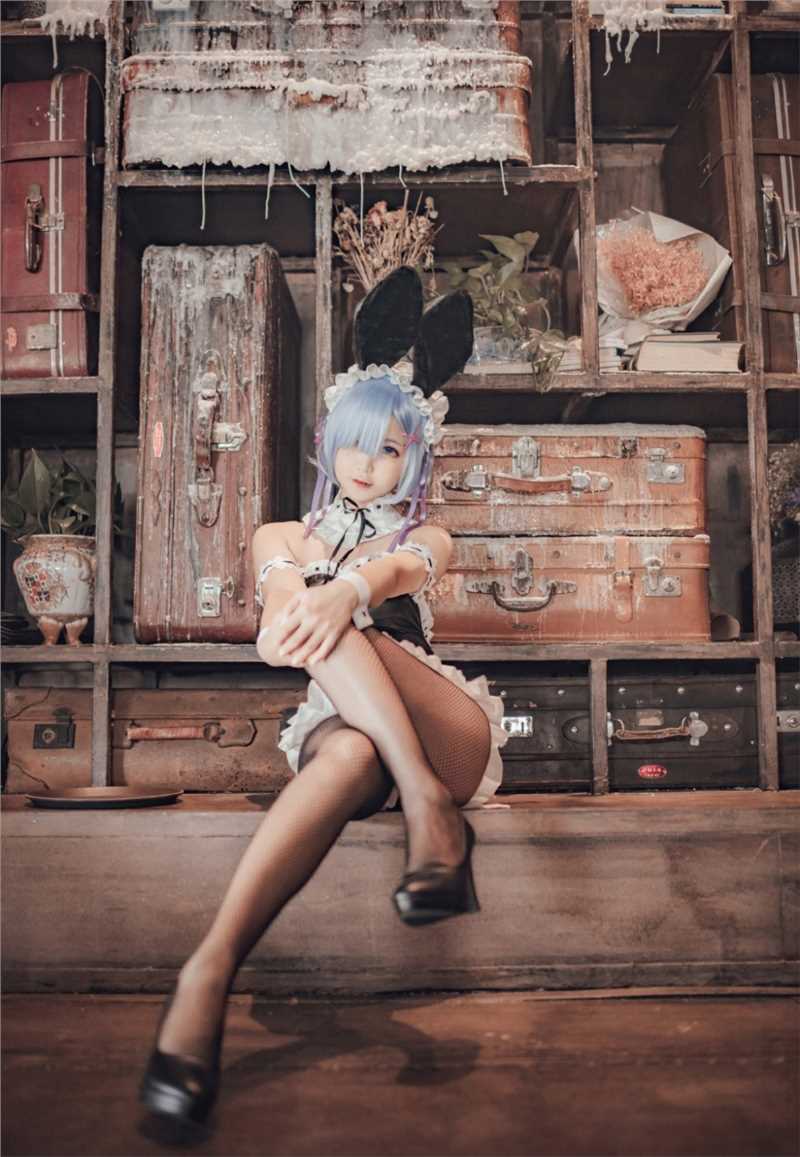 优质性感动漫兔女郎网袜低胸装露深沟性感cosplay图片相册
