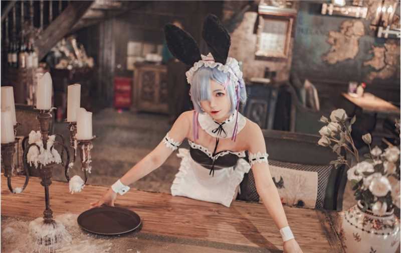 优质性感动漫兔女郎网袜低胸装露深沟性感cosplay图片相册