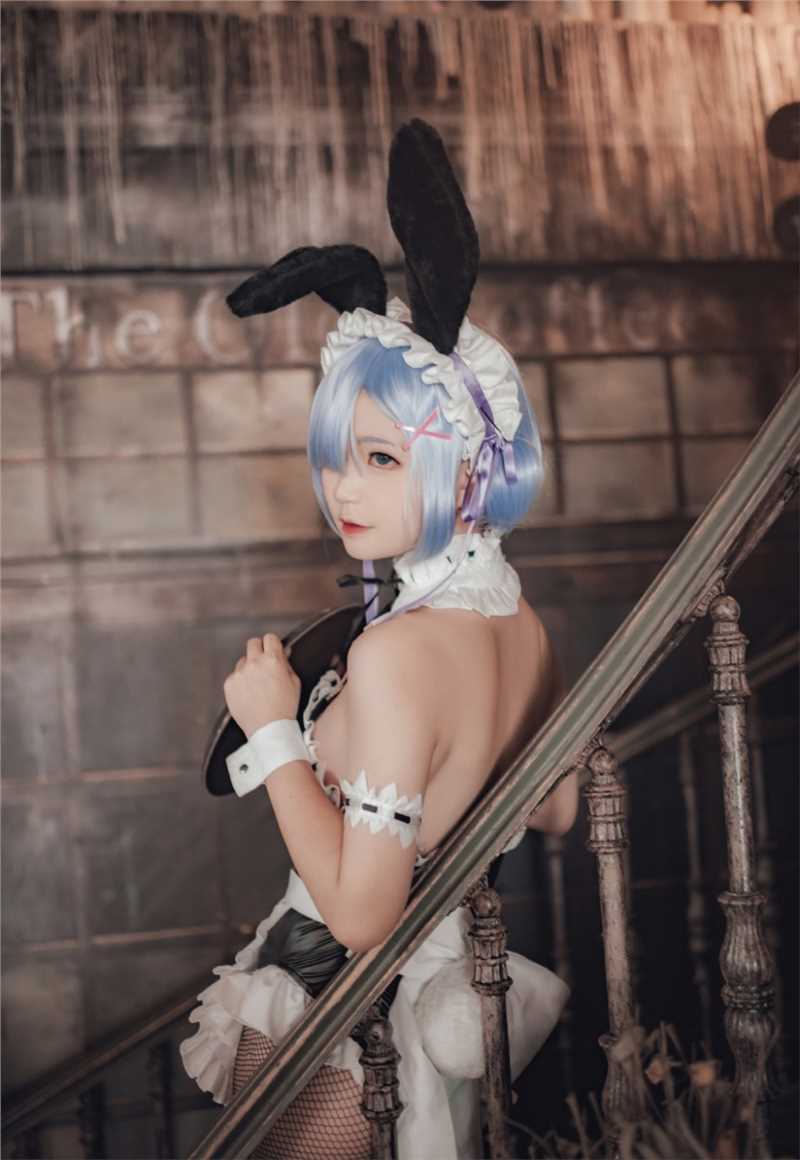 优质性感动漫兔女郎网袜低胸装露深沟性感cosplay图片相册