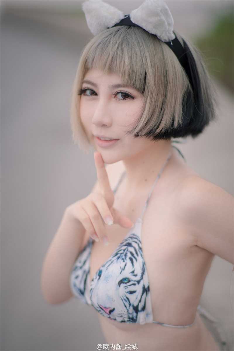 优质短发女模特x叉魅性感Cos图片相册