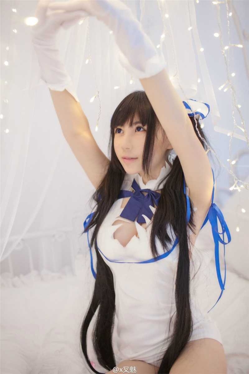 优质短发女模特x叉魅性感Cos图片相册