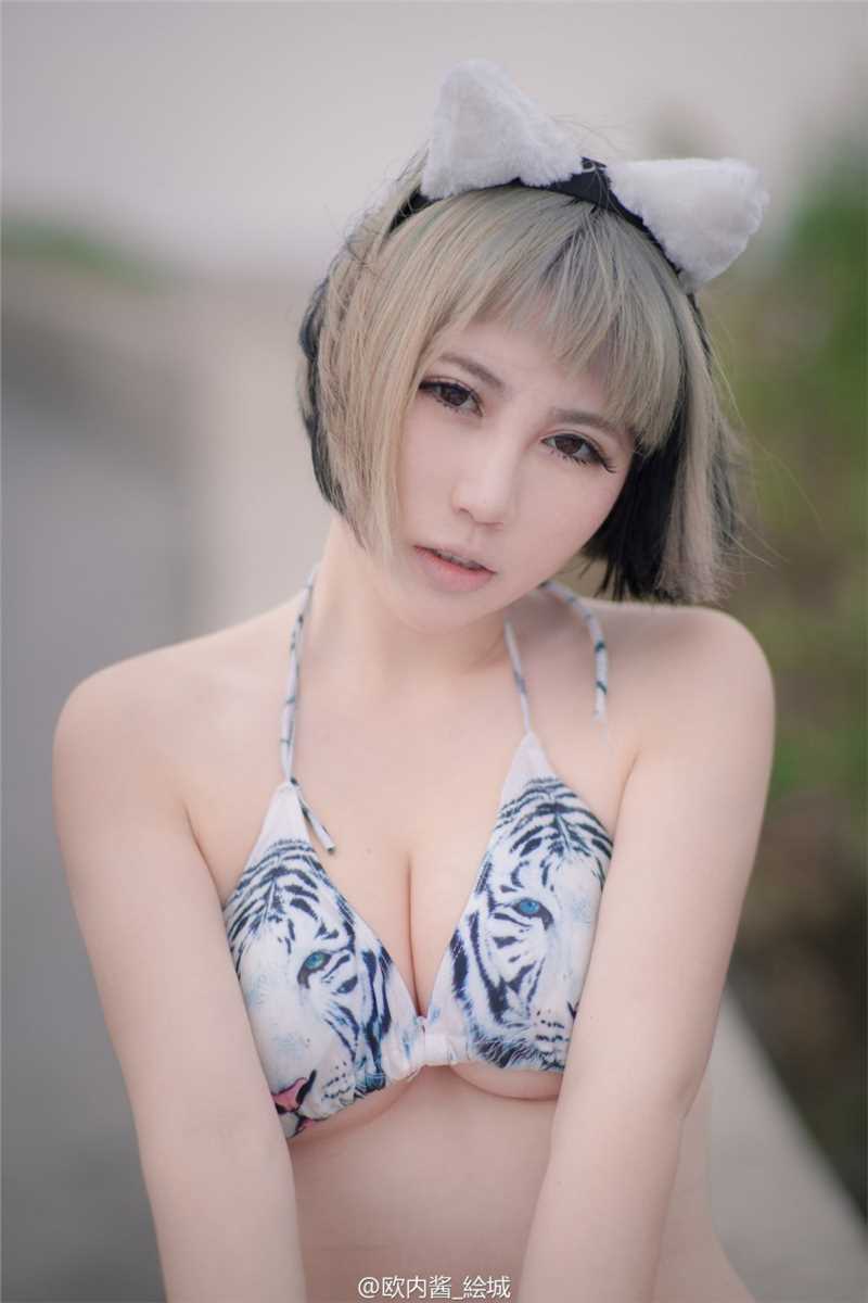 优质短发女模特x叉魅性感Cos图片相册