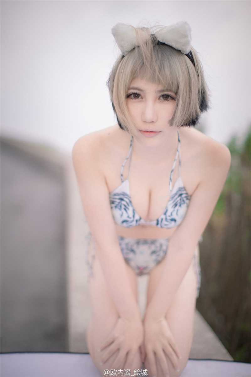 优质短发女模特x叉魅性感Cos图片相册