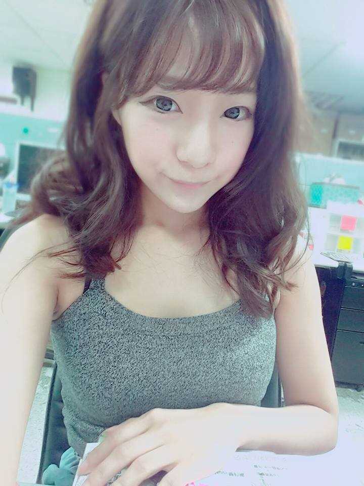 最新性感COSPLAY美女贝莉莓Beryl酥胸诱惑壁纸