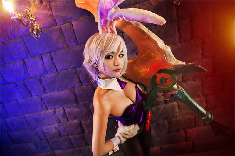 最新性感COSPLAY美女贝莉莓Beryl酥胸诱惑壁纸