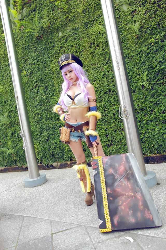 最新性感COSPLAY美女贝莉莓Beryl酥胸诱惑壁纸