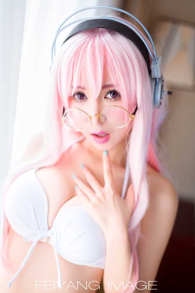 优质清纯萝莉cosplay粉红女郎图片