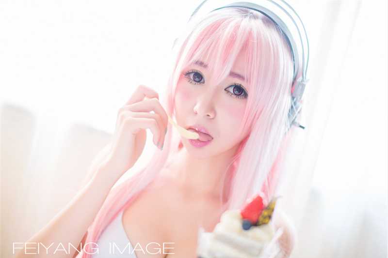 优质清纯萝莉cosplay粉红女郎图片