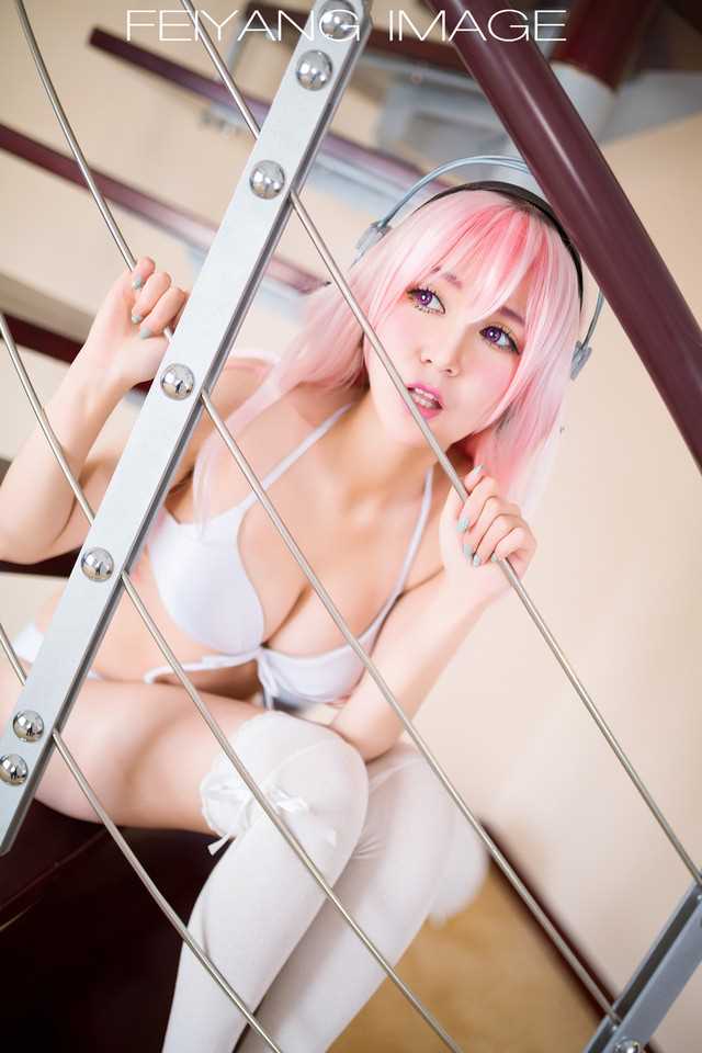 优质清纯萝莉cosplay粉红女郎图片