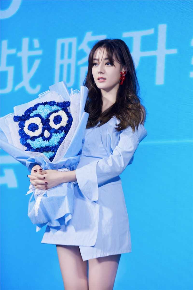 特别专辑时尚典雅迷人迪丽热巴冷艳吸晴女神个人图片