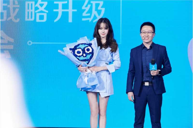 特别专辑时尚典雅迷人迪丽热巴冷艳吸晴女神个人图片