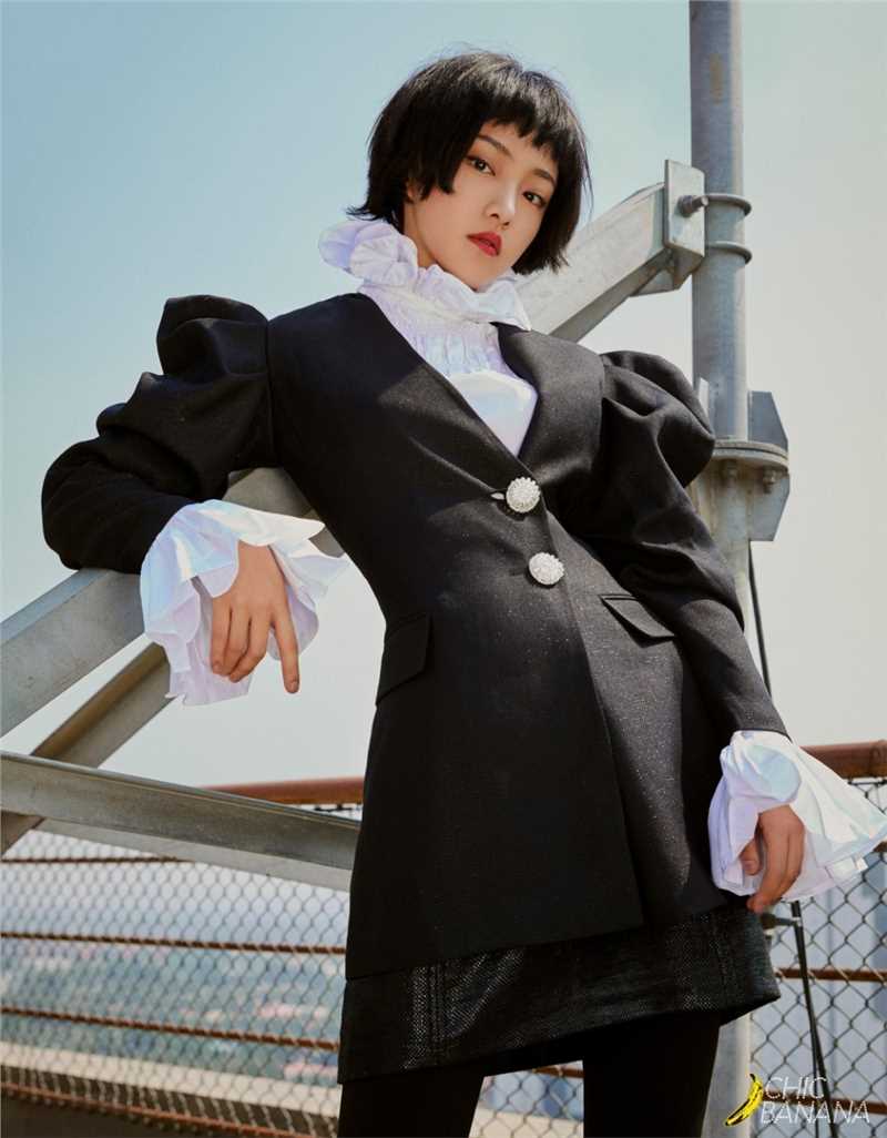 精选短发美女吴佳怡冬日时尚大衣街拍御姐惹火妖娆图片图册