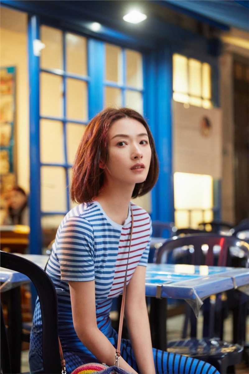 精选短发少女万茜街头小清新文艺时尚迷人图片图册